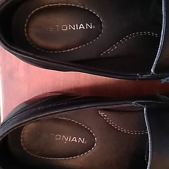 Shoes - Picture 2 of 9